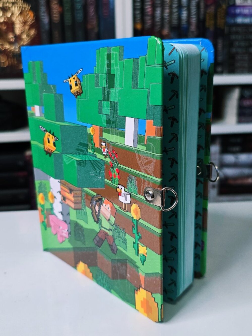 MINECRAFT Mobs Glow-in-the-Dark Lock & Key Notebook - Picture 2 of 8